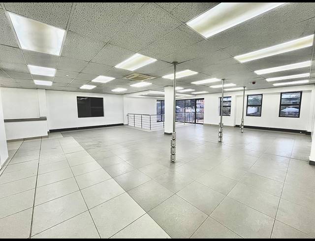 2,418M² WAREHOUSE TO LET IN NORTH RIDING